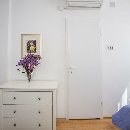 Guest House Victoria Zara Esterno foto